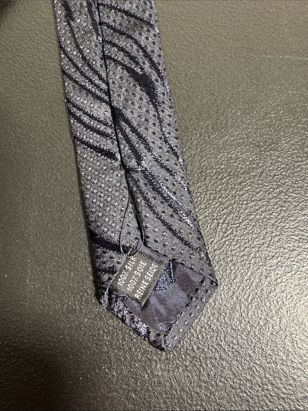 Pal Zileri mens dark blue textured abstract pattern 100% silk vintage tie EUC